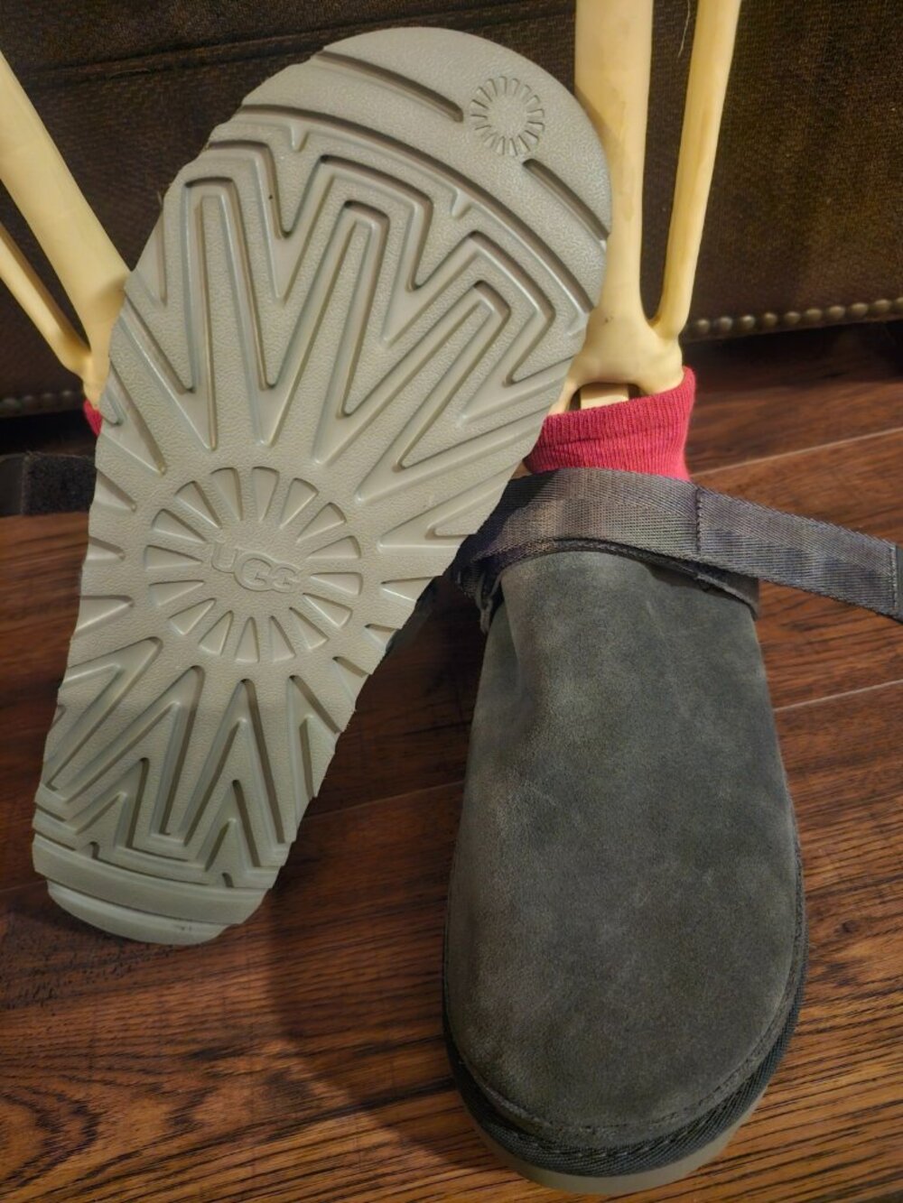 Men’s UGG Goldencoast Suede Clogs Size 11 NWOB